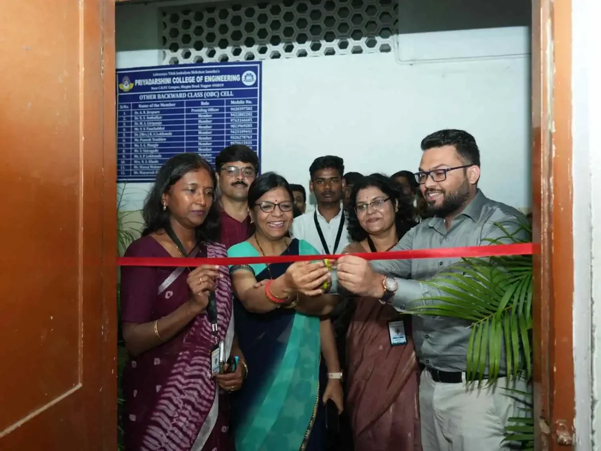 Aniruddha Kalbande with Priyadarshini College of Engineering faculty at the inauguration of the Internal Smart India Hackathon 2026