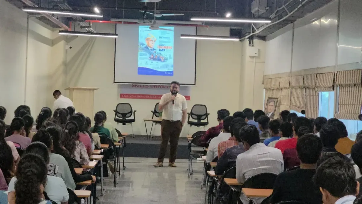 Aniruddha Kalbande addressing engineering students on Engineers Day at the Nagpur centre of Ratan Tata Maharashtra State Skills University